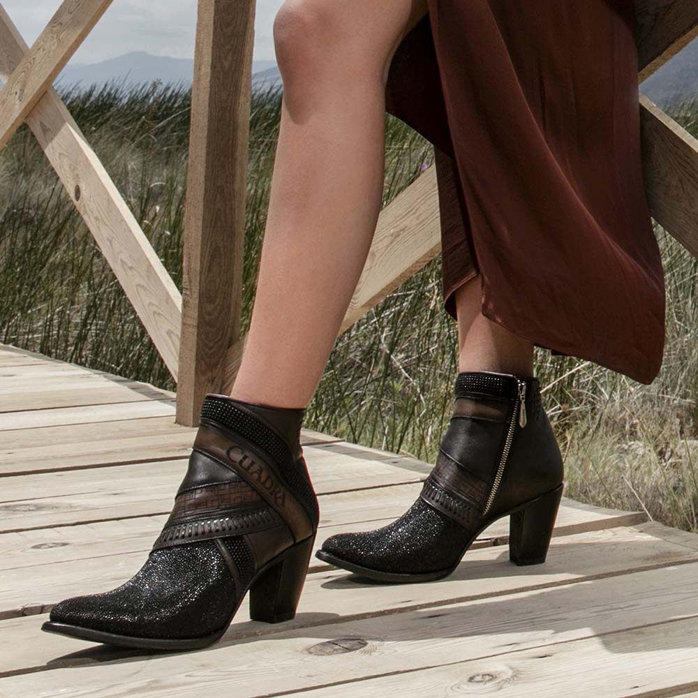 Botin Casual Cuadra Marina Negro - Image 11